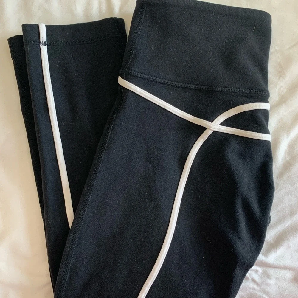 lululemon Black Leggings with White Trim - Picture 15 of 16